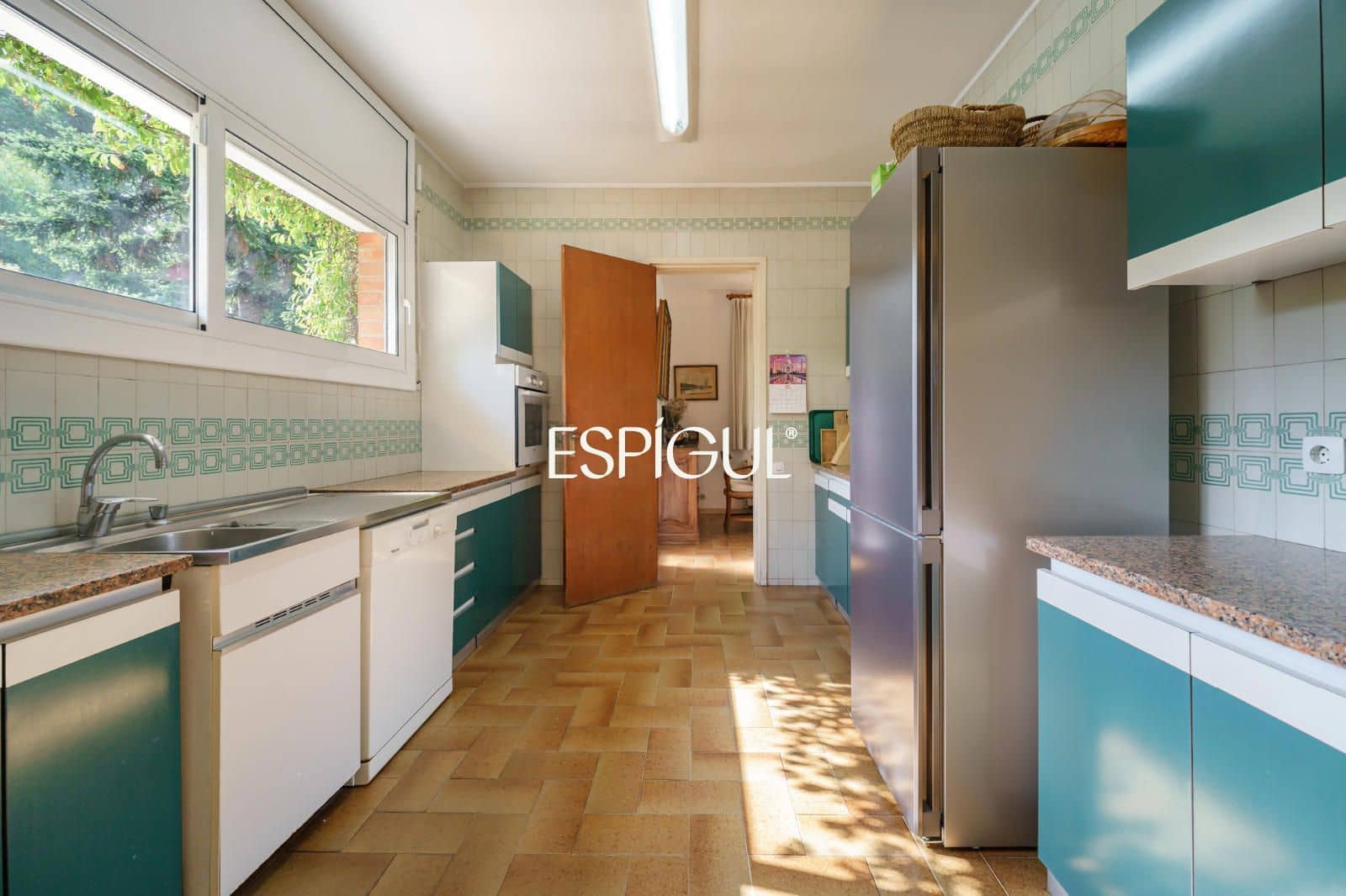 4 bedroom Villa for sale in Bellaterra with garage - € 1,050,000 (Ref: 10016125)