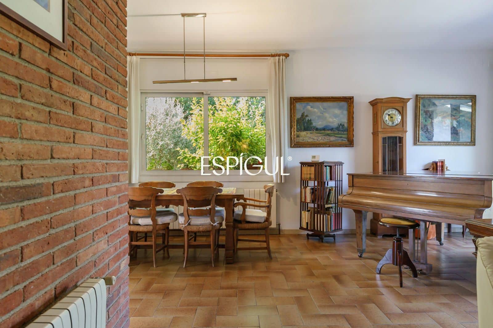 4 bedroom Villa for sale in Bellaterra with garage - € 1,050,000 (Ref: 10016125)