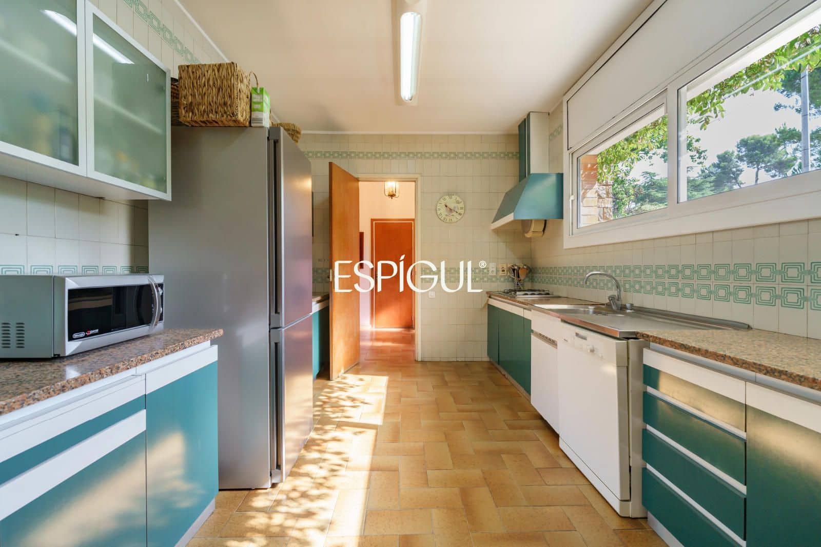 4 bedroom Villa for sale in Bellaterra with garage - € 1,050,000 (Ref: 10016125)