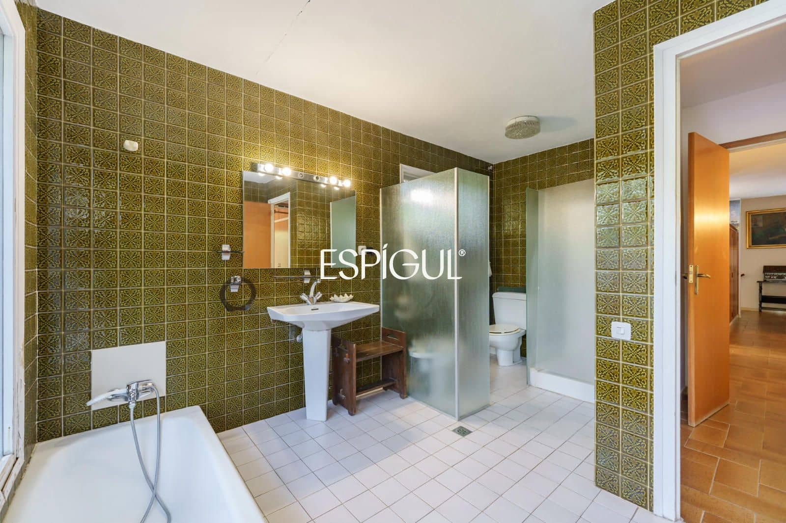 4 bedroom Villa for sale in Bellaterra with garage - € 1,050,000 (Ref: 10016125)