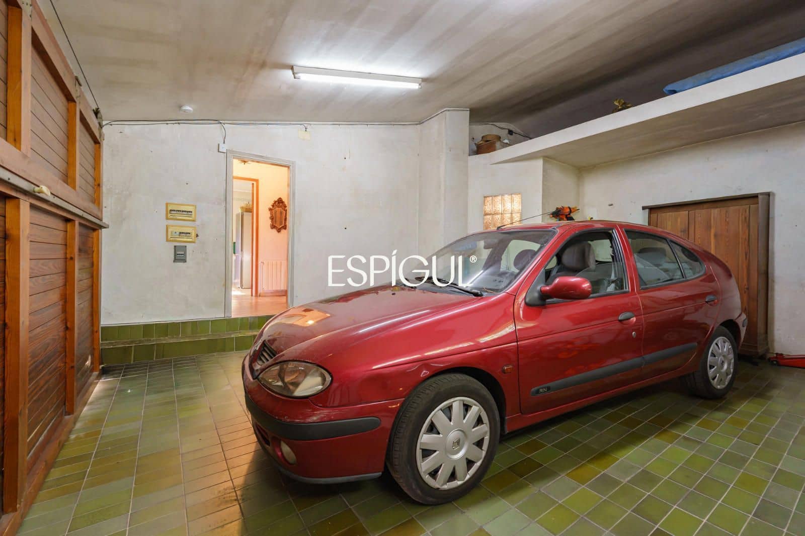 4 bedroom Villa for sale in Bellaterra with garage - € 1,050,000 (Ref: 10016125)