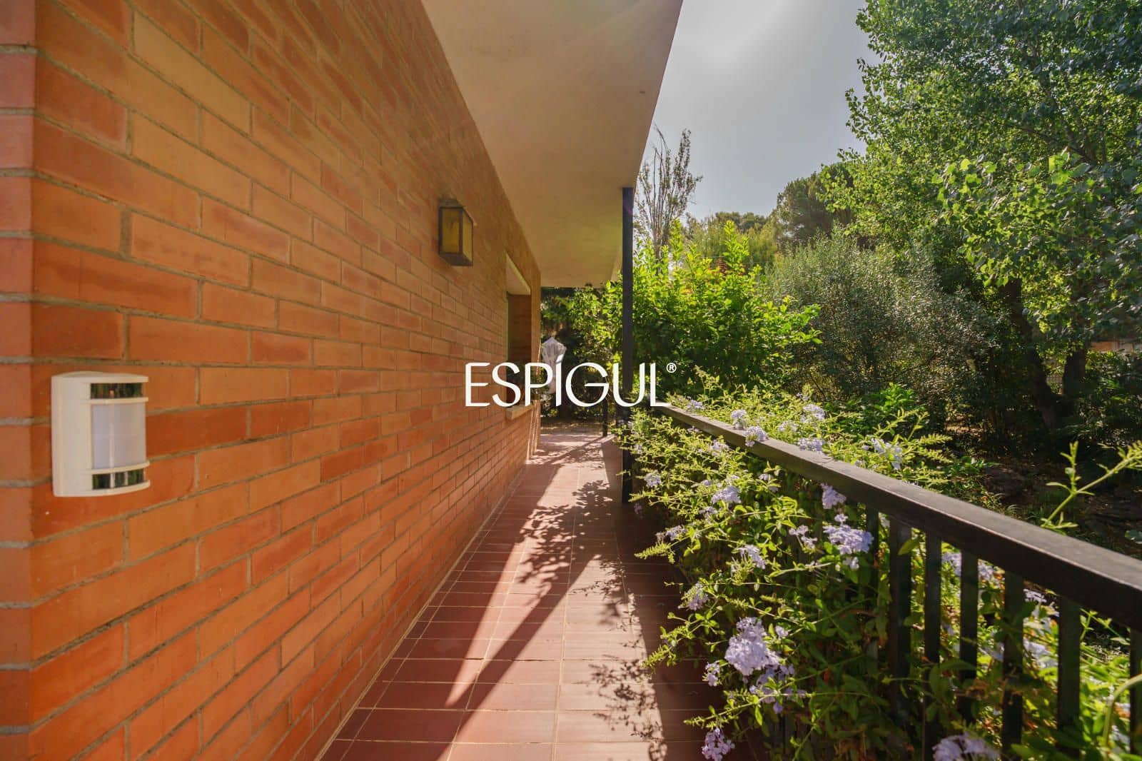 4 bedroom Villa for sale in Bellaterra with garage - € 1,050,000 (Ref: 10016125)