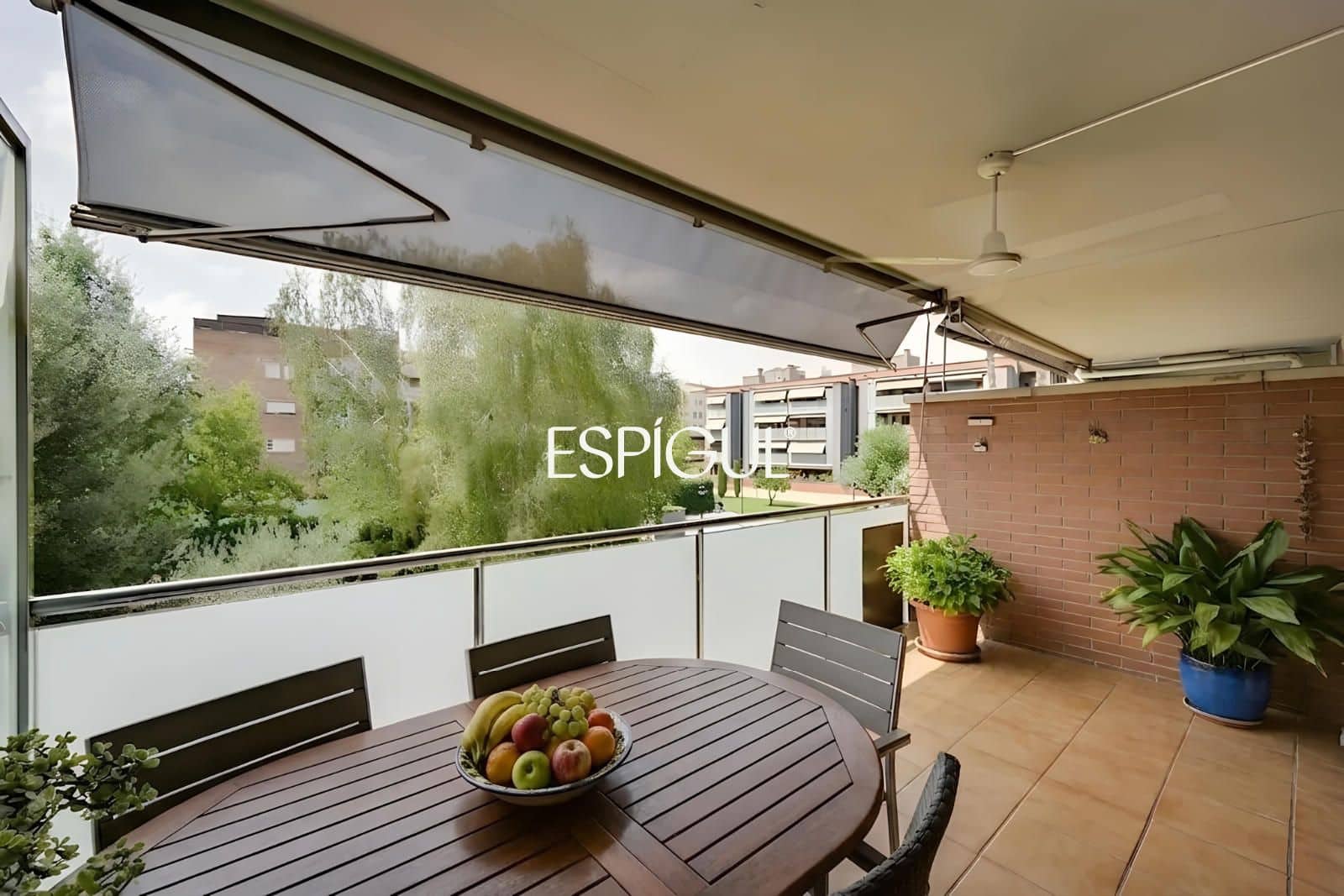 4 sypialnia Mieszkanie na sprzedaż w Sant Cugat del Valles z basenem garażem - 998 000 € (Ref: 10016127)