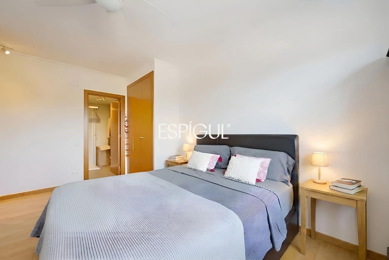 4 sypialnia Mieszkanie na sprzedaż w Sant Cugat del Valles z basenem garażem - 998 000 € (Ref: 10016127)