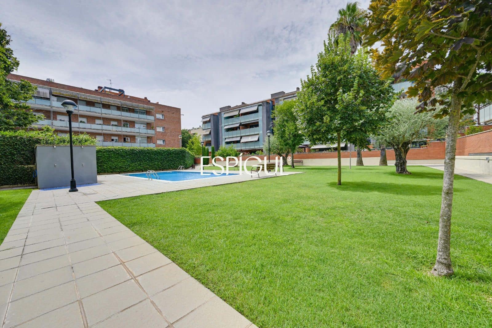 4 sypialnia Mieszkanie na sprzedaż w Sant Cugat del Valles z basenem garażem - 998 000 € (Ref: 10016127)