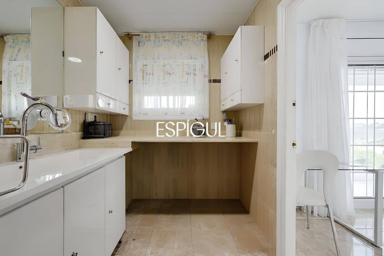 5 bedroom Villa for sale in Rubi with pool - € 810,000 (Ref: 10016128)