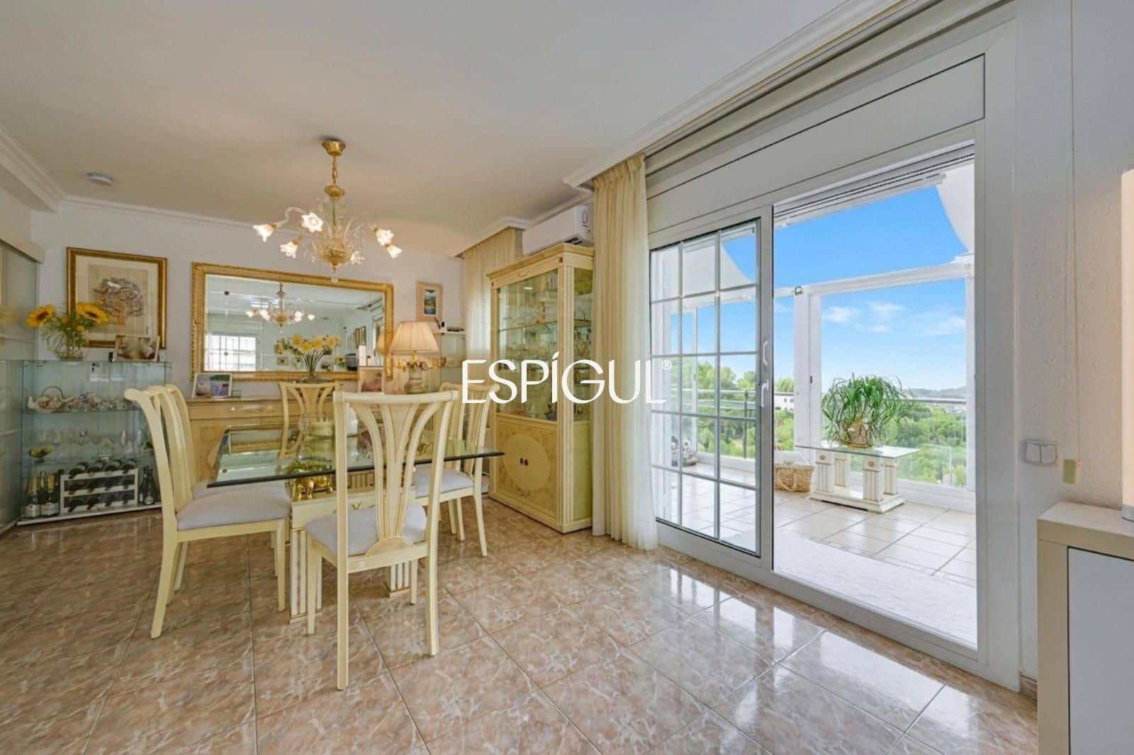 5 bedroom Villa for sale in Rubi with pool - € 810,000 (Ref: 10016128)