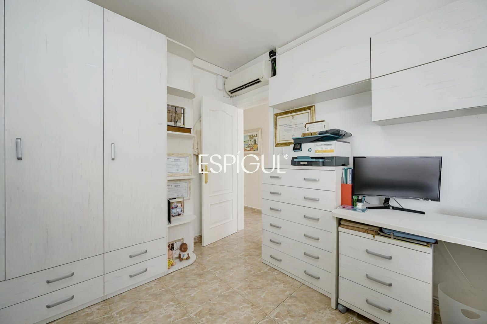 5 bedroom Villa for sale in Rubi with pool - € 810,000 (Ref: 10016128)