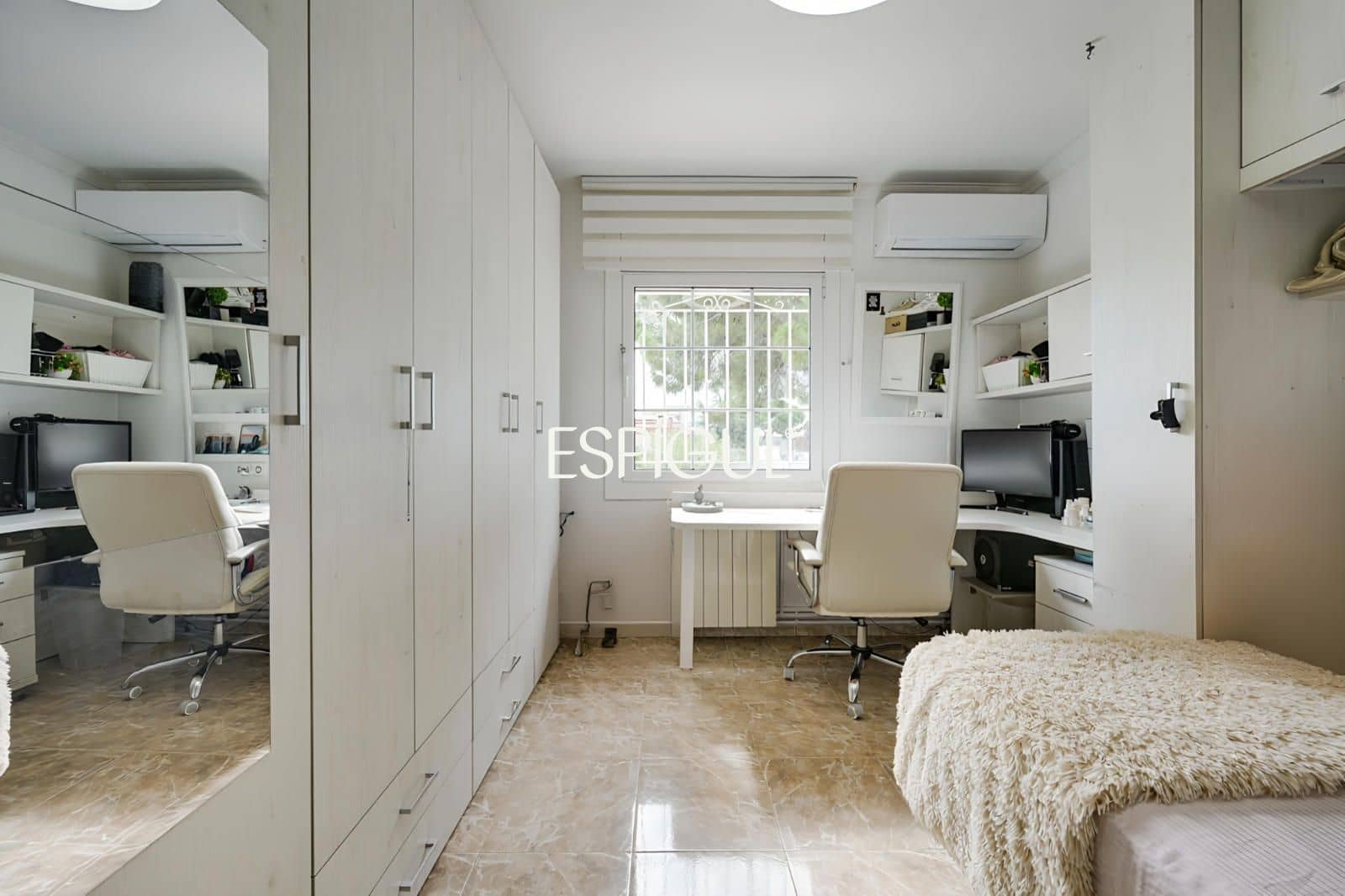 5 bedroom Villa for sale in Rubi with pool - € 810,000 (Ref: 10016128)