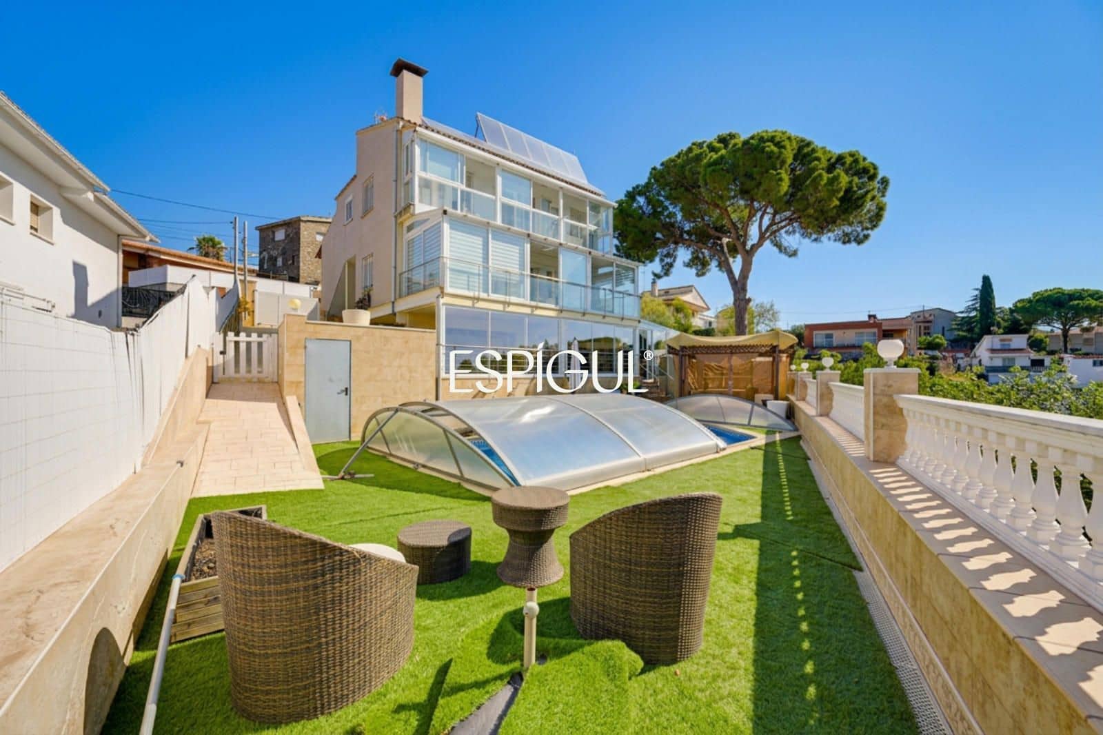 5 bedroom Villa for sale in Rubi with pool - € 810,000 (Ref: 10016128)