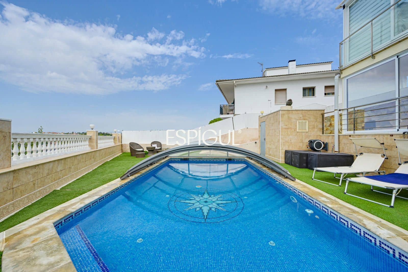 5 bedroom Villa for sale in Rubi with pool - € 810,000 (Ref: 10016128)
