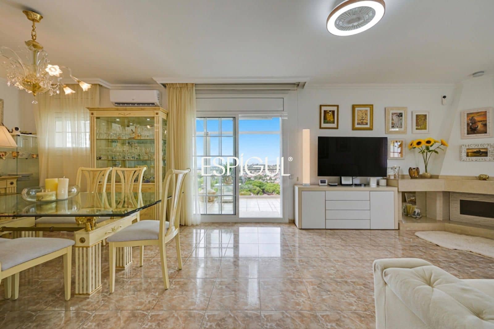 5 bedroom Villa for sale in Rubi with pool - € 810,000 (Ref: 10016128)