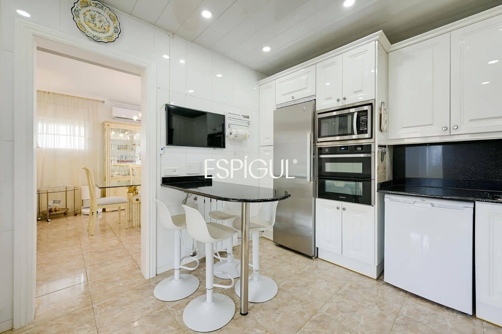 5 bedroom Villa for sale in Rubi with pool - € 810,000 (Ref: 10016128)