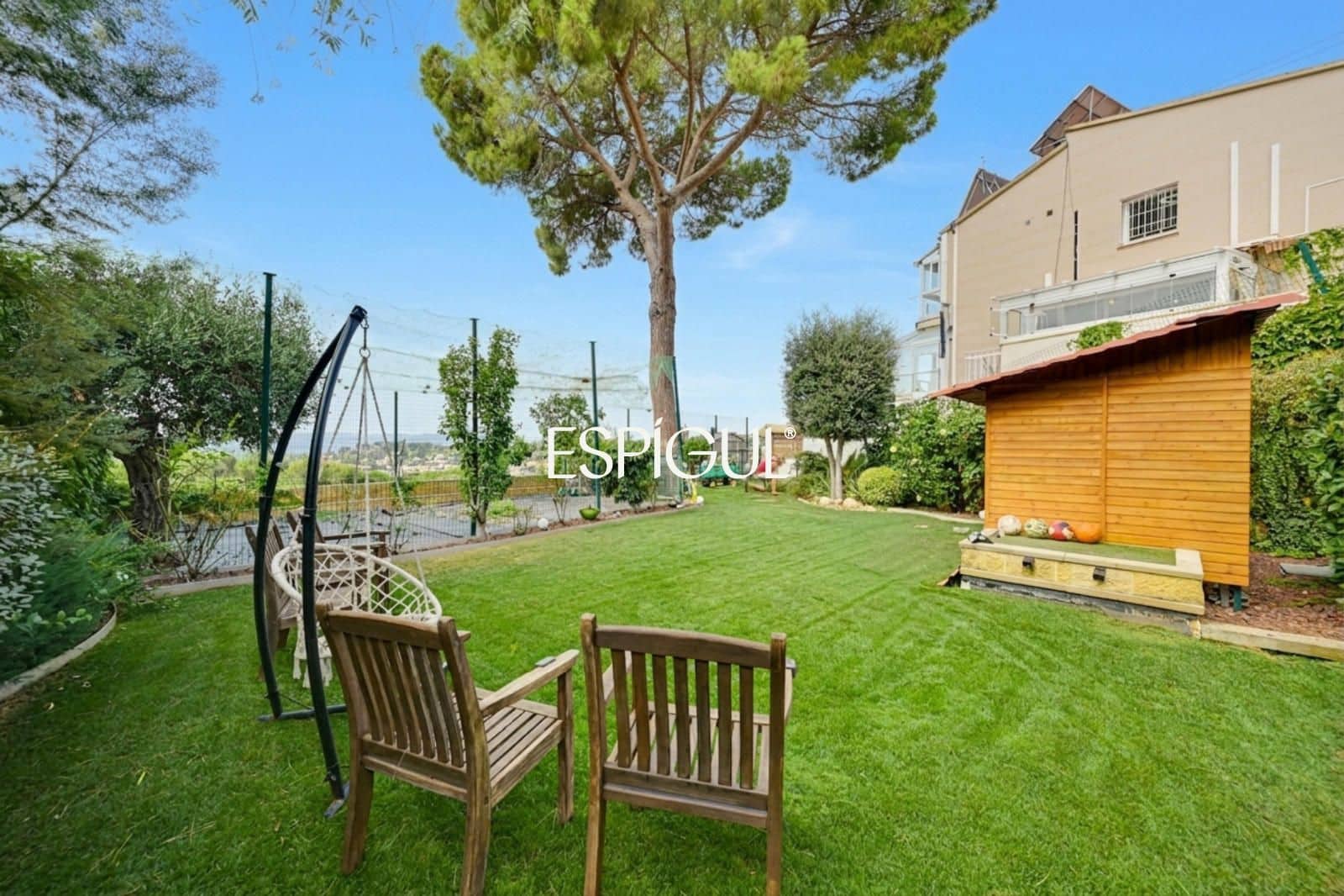 5 bedroom Villa for sale in Rubi with pool - € 810,000 (Ref: 10016128)