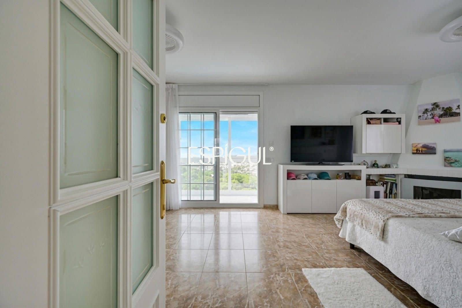 5 bedroom Villa for sale in Rubi with pool - € 810,000 (Ref: 10016128)