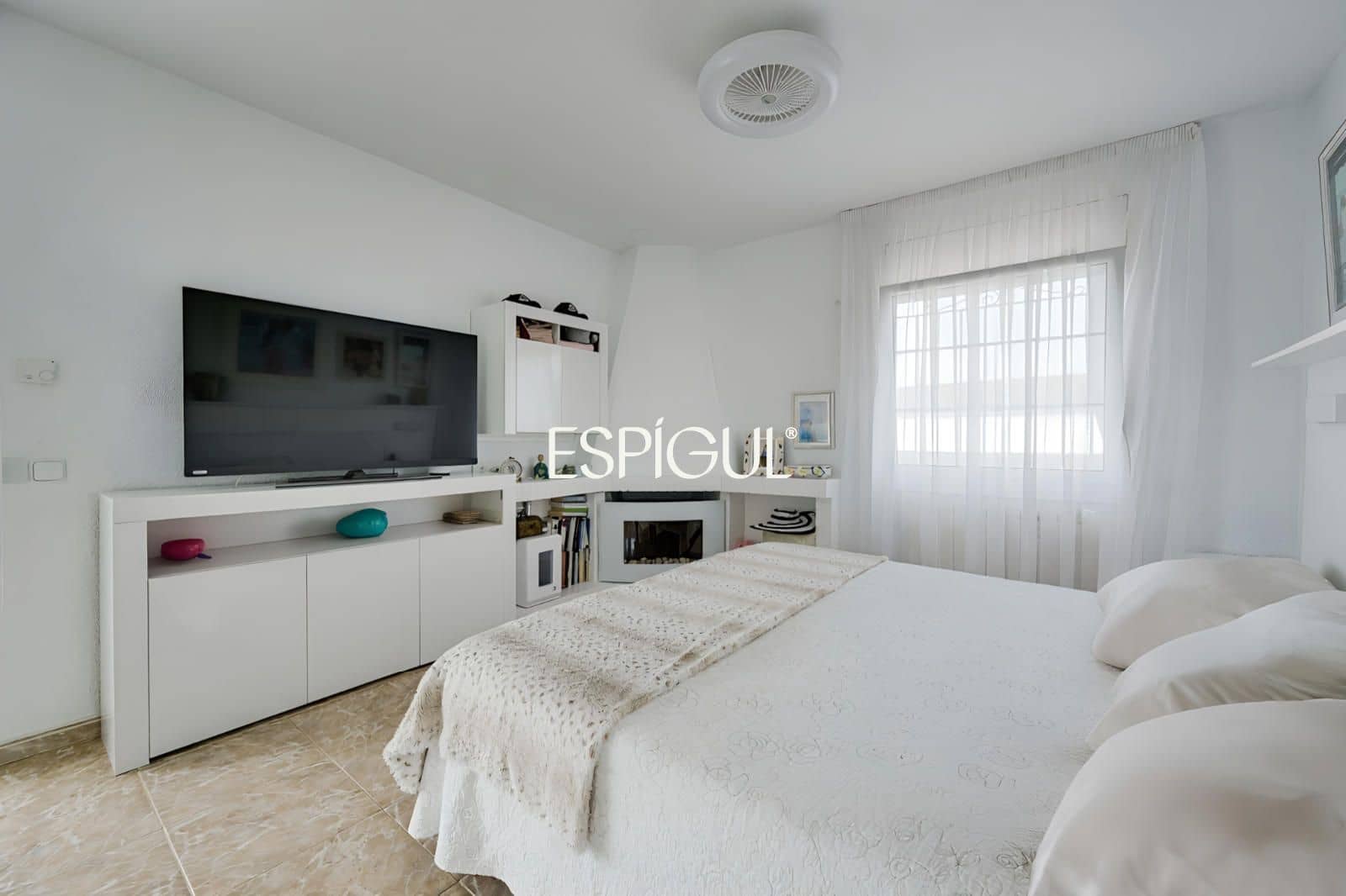 5 bedroom Villa for sale in Rubi with pool - € 810,000 (Ref: 10016128)