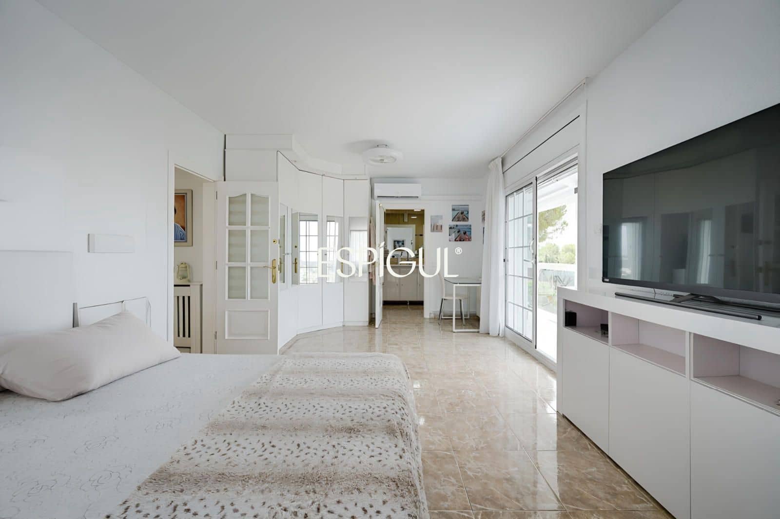 5 bedroom Villa for sale in Rubi with pool - € 810,000 (Ref: 10016128)