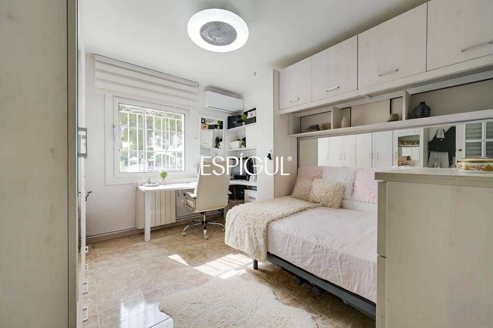 5 bedroom Villa for sale in Rubi with pool - € 810,000 (Ref: 10016128)