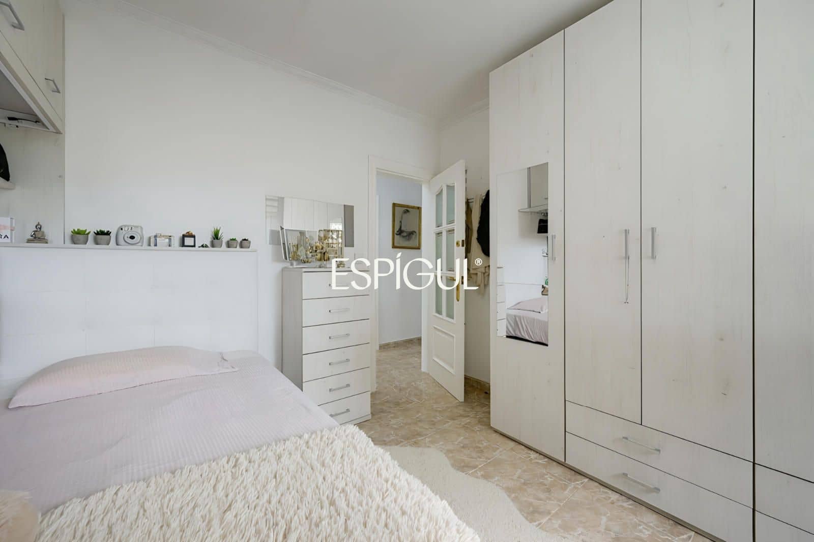 5 bedroom Villa for sale in Rubi with pool - € 810,000 (Ref: 10016128)