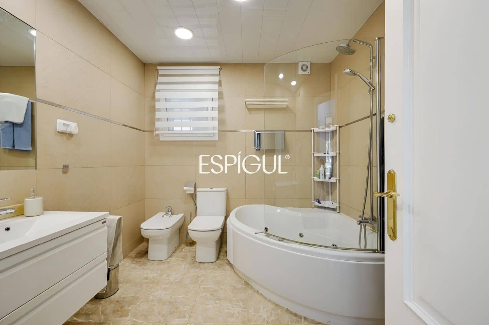 5 bedroom Villa for sale in Rubi with pool - € 810,000 (Ref: 10016128)