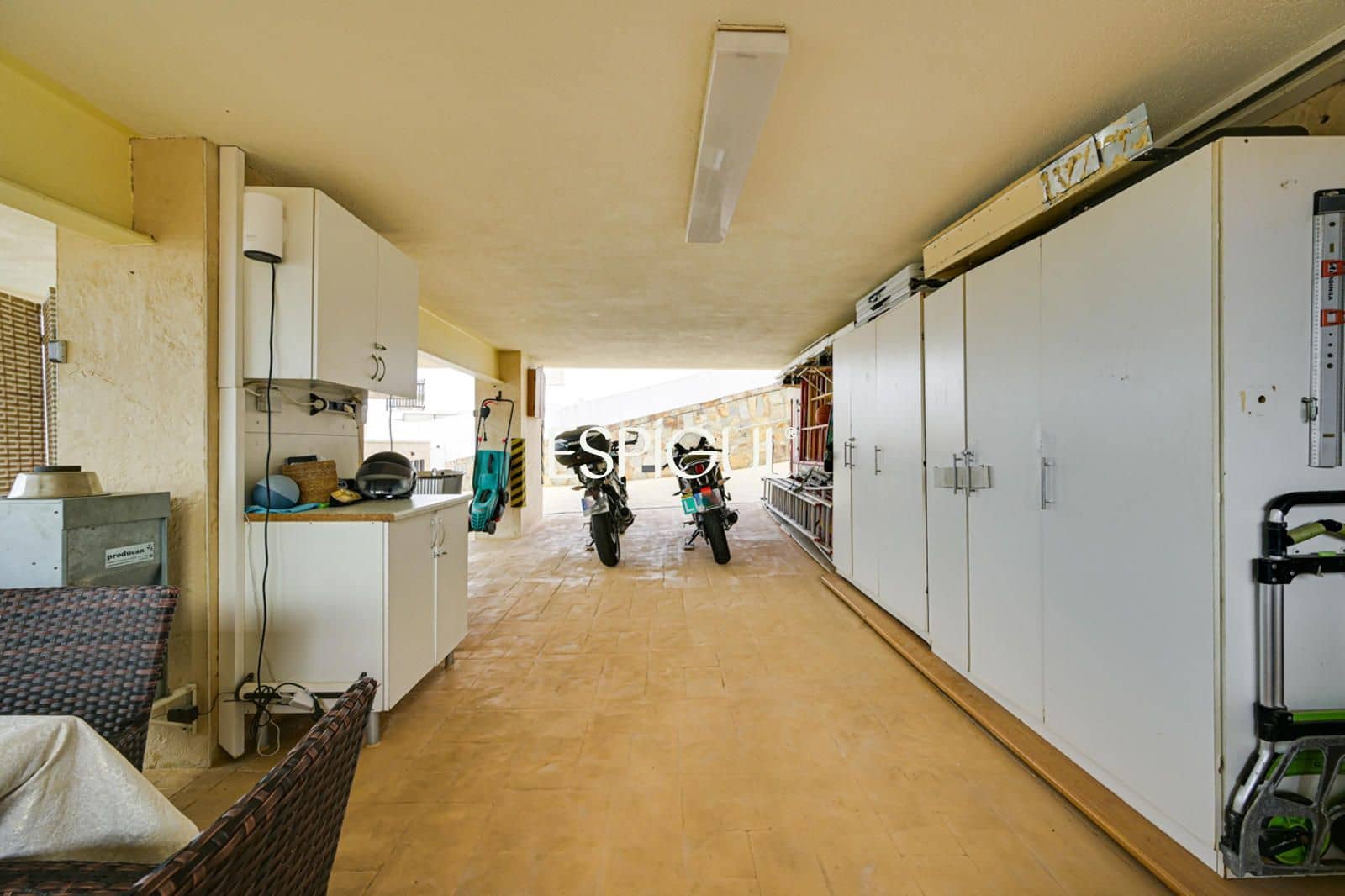5 bedroom Villa for sale in Rubi with pool - € 810,000 (Ref: 10016128)