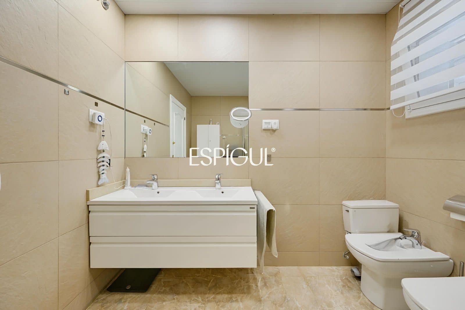 5 bedroom Villa for sale in Rubi with pool - € 810,000 (Ref: 10016128)