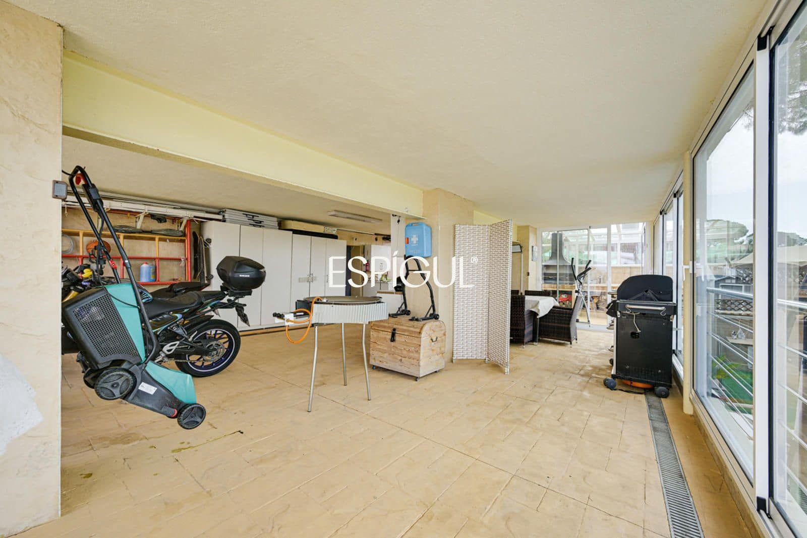 5 bedroom Villa for sale in Rubi with pool - € 810,000 (Ref: 10016128)