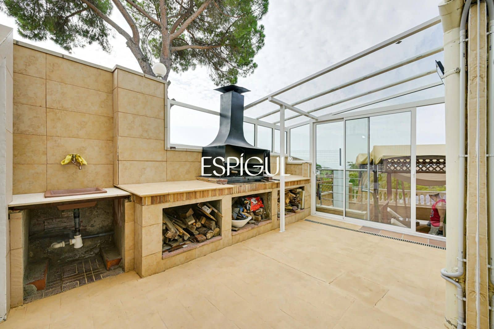 5 bedroom Villa for sale in Rubi with pool - € 810,000 (Ref: 10016128)