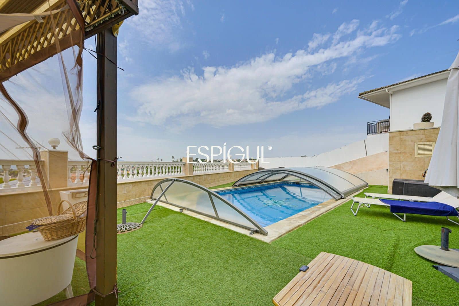 5 bedroom Villa for sale in Rubi with pool - € 810,000 (Ref: 10016128)