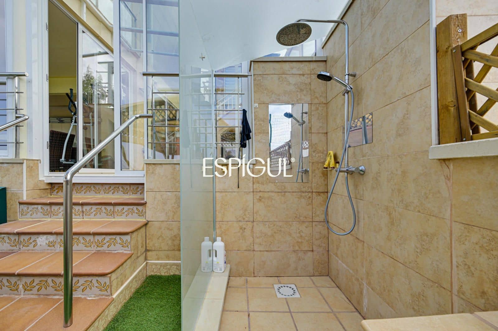 5 bedroom Villa for sale in Rubi with pool - € 810,000 (Ref: 10016128)