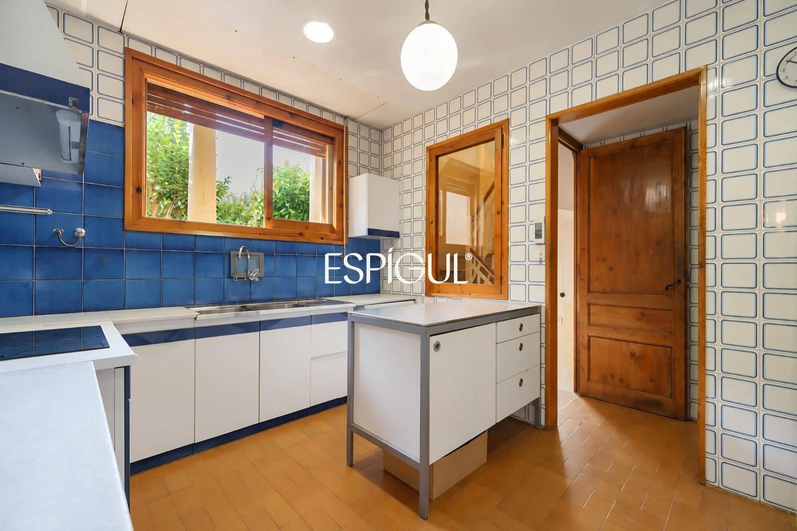 5 bedroom Villa for sale in Sant Cugat del Valles with garage - € 2,950,000 (Ref: 10016131)