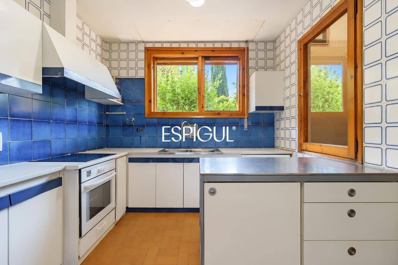 5 bedroom Villa for sale in Sant Cugat del Valles with garage - € 2,950,000 (Ref: 10016131)