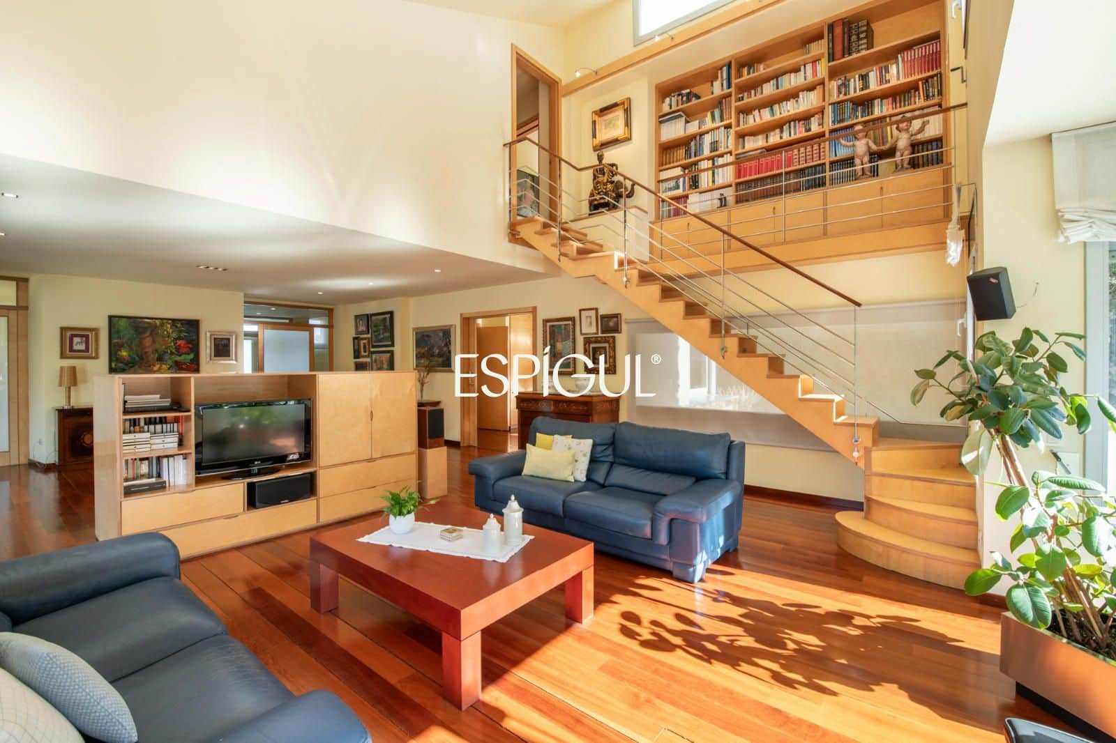 6 soverom Villa til salgs i Sant Cugat del Valles med svømmebasseng garasje - € 1 980 000 (Ref: 10016132)