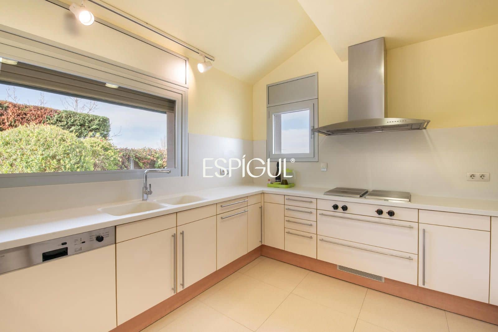 6 soverom Villa til salgs i Sant Cugat del Valles med svømmebasseng garasje - € 1 980 000 (Ref: 10016132)