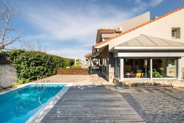 6 Zimmer Villa zu verkaufen in Sant Cugat del Vallès mit Pool Garage - 1.980.000 € (Ref: 10016132)