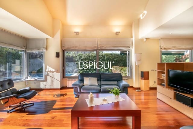 6 Zimmer Villa zu verkaufen in Sant Cugat del Vallès mit Pool Garage - 1.980.000 € (Ref: 10016132)