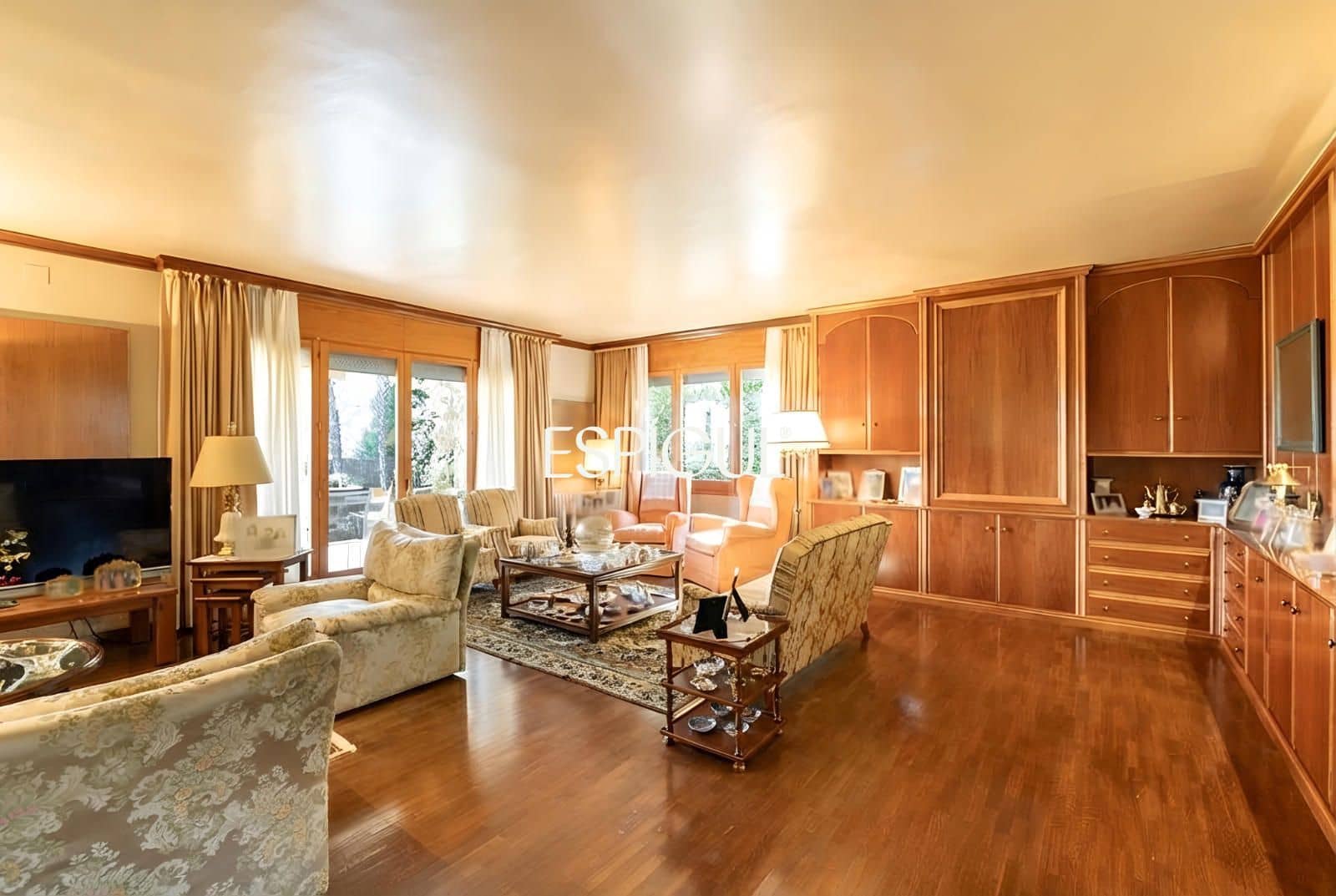 7 sypialnia Willa na sprzedaż w Sant Cugat del Valles z basenem garażem - 1 950 000 € (Ref: 10016135)