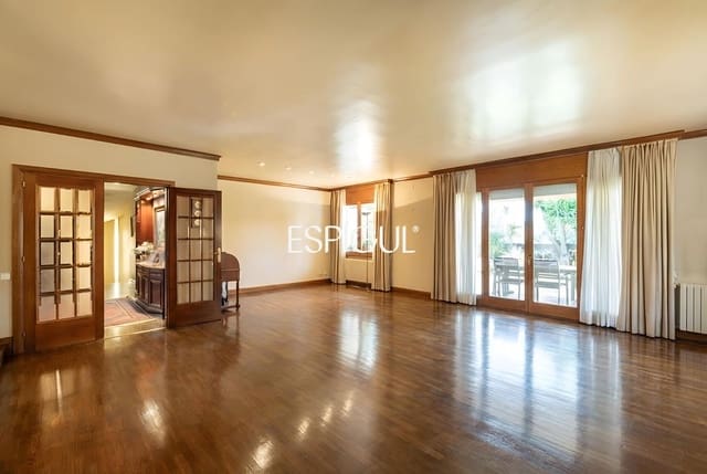 Chalet de 7 habitaciones en Sant Cugat del Vallès en venta con piscina garaje - 1.950.000 € (Ref: 10016135)