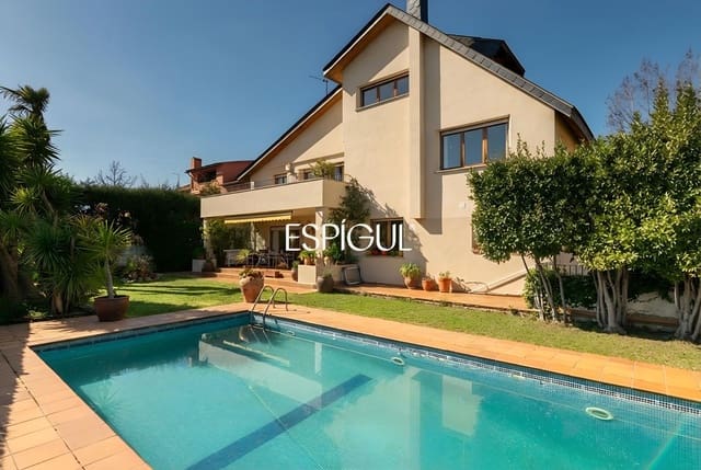 Chalet de 7 habitaciones en Sant Cugat del Vallès en venta con piscina garaje - 1.950.000 € (Ref: 10016135)