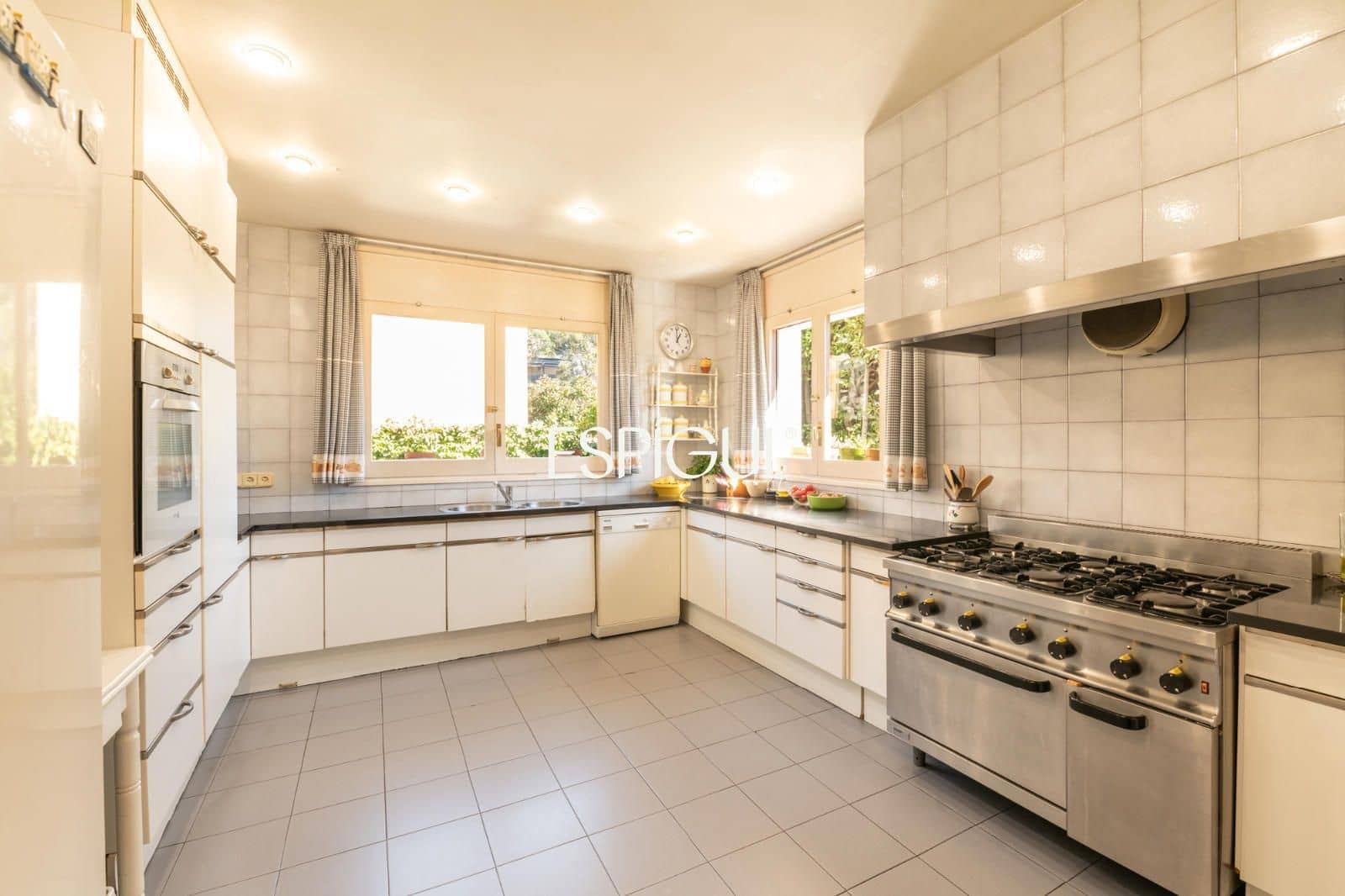 7 sypialnia Willa na sprzedaż w Sant Cugat del Valles z basenem garażem - 1 950 000 € (Ref: 10016135)