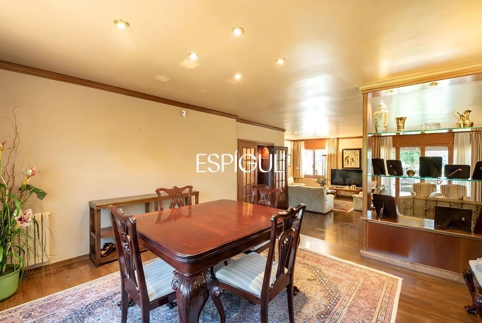 7 sypialnia Willa na sprzedaż w Sant Cugat del Valles z basenem garażem - 1 950 000 € (Ref: 10016135)