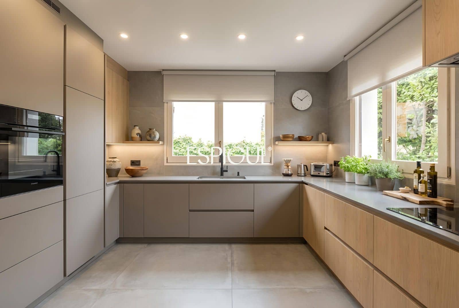 7 sypialnia Willa na sprzedaż w Sant Cugat del Valles z basenem garażem - 1 950 000 € (Ref: 10016135)