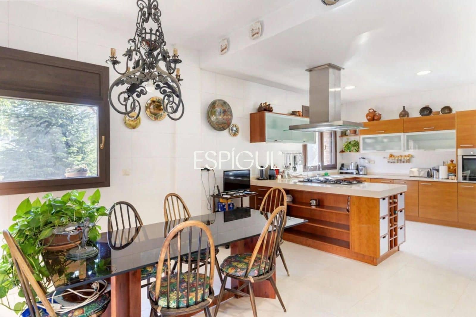 9 bedroom Villa for rent in Valldoreix with pool garage - € 7,000 (Ref: 10016136)