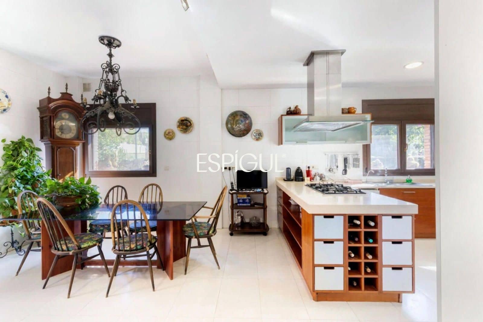 9 bedroom Villa for rent in Valldoreix with pool garage - € 7,000 (Ref: 10016136)