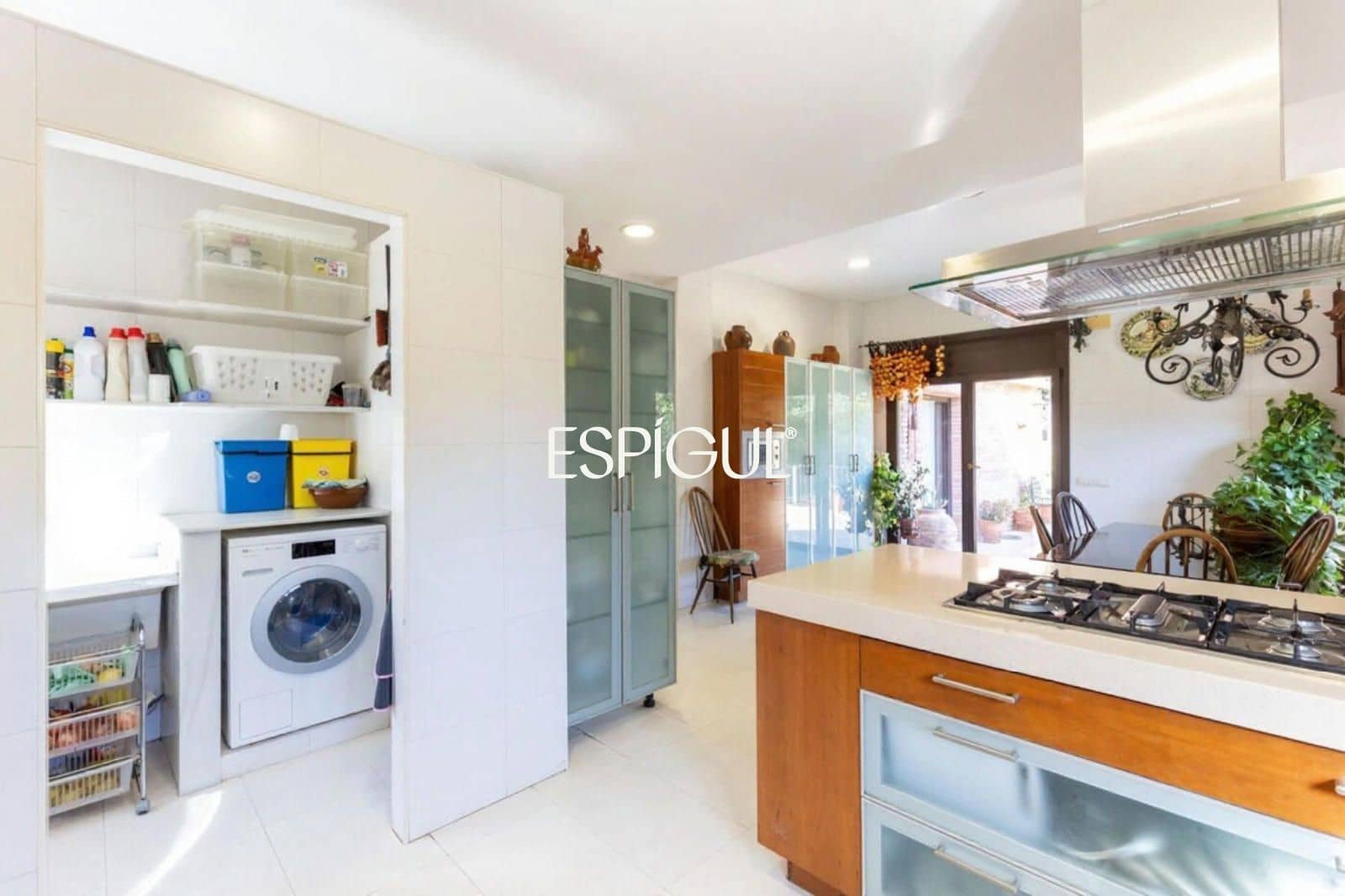 9 bedroom Villa for rent in Valldoreix with pool garage - € 7,000 (Ref: 10016136)