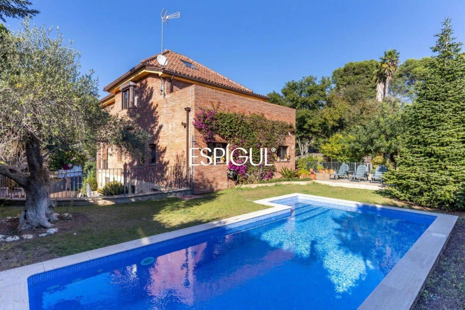 9 bedroom Villa for rent in Valldoreix with pool garage - € 7,000 (Ref: 10016136)