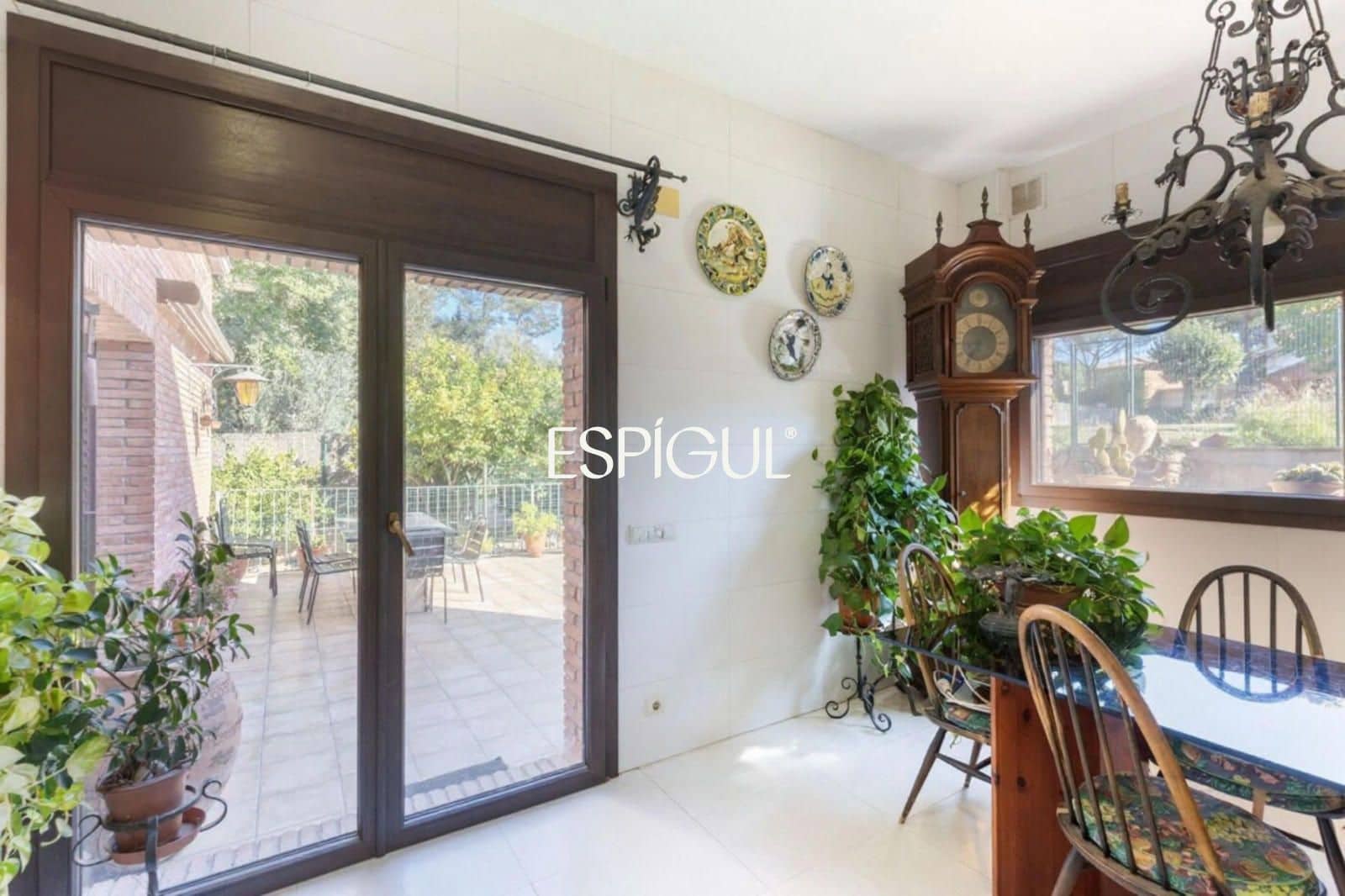 9 bedroom Villa for rent in Valldoreix with pool garage - € 7,000 (Ref: 10016136)