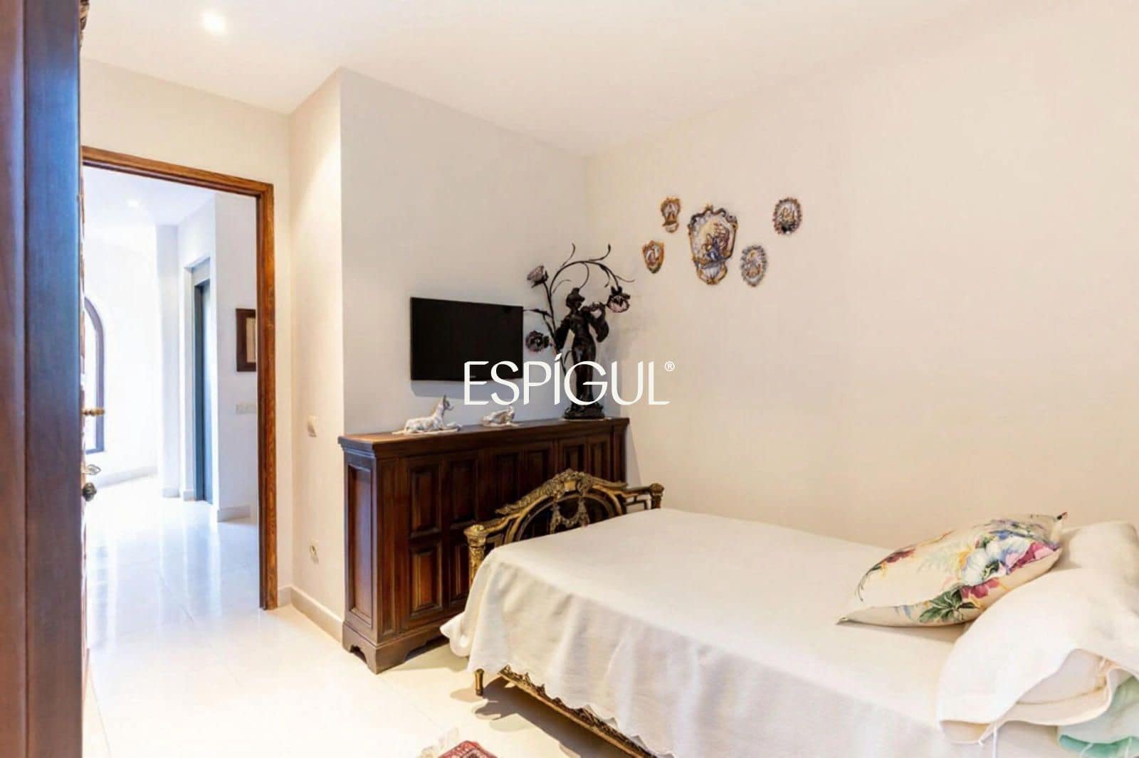 9 bedroom Villa for rent in Valldoreix with pool garage - € 7,000 (Ref: 10016136)