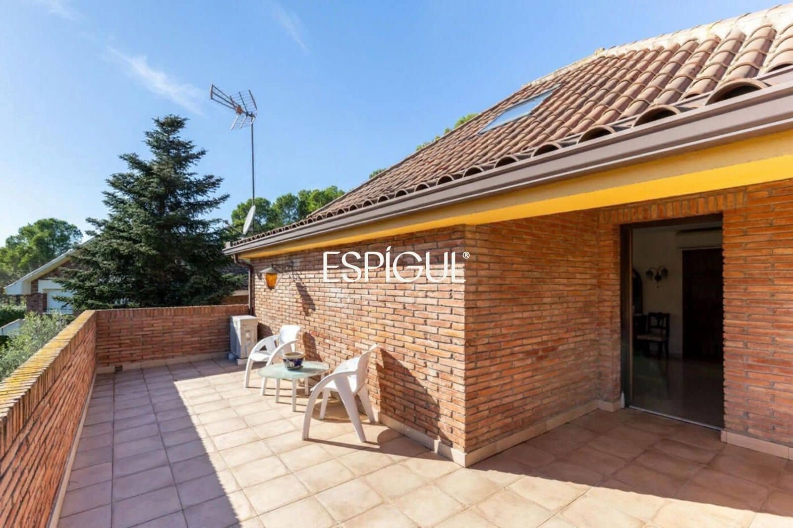 9 bedroom Villa for rent in Valldoreix with pool garage - € 7,000 (Ref: 10016136)