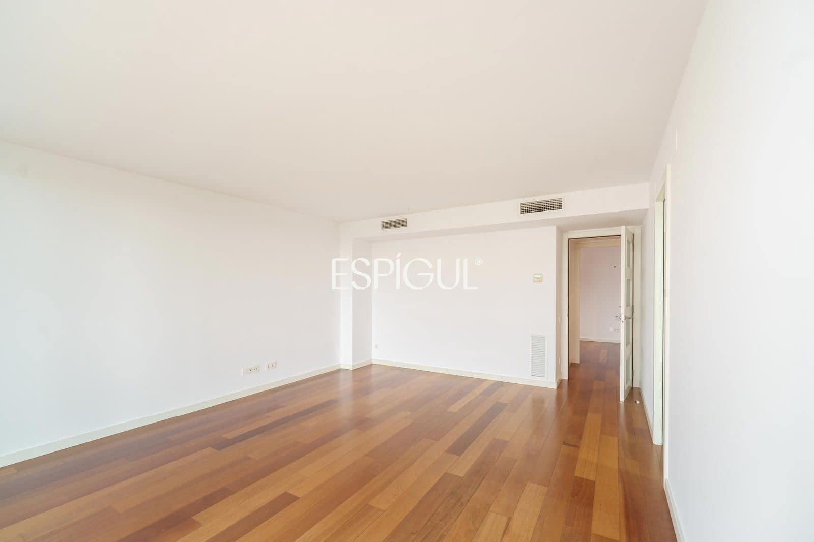 2 soverom Leilighet til salgs i Sant Cugat del Valles med svømmebasseng garasje - € 640 000 (Ref: 10016139)